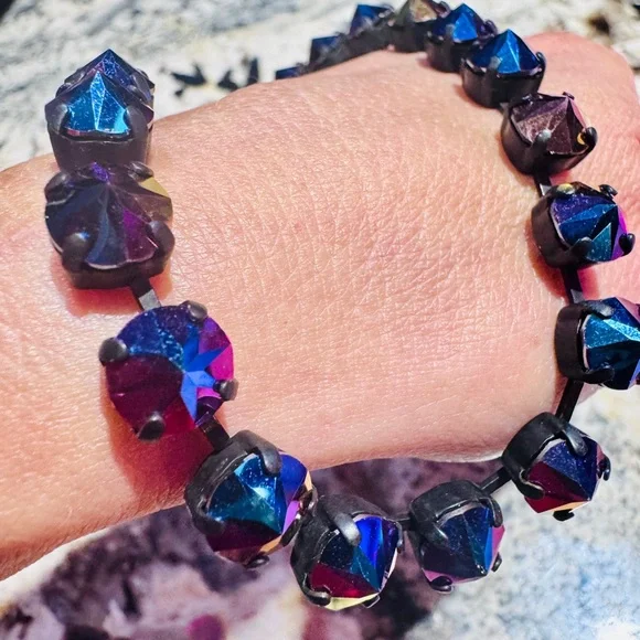 TOVA Volcano Sparkling Stud Oakland Smutt Crystal Necklace - Picture 9 of 15